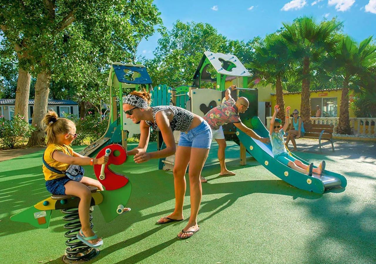 Mobilhome Climatise 3Ch 6P Dans Parc Des 7 Fonts Agde Exterior photo