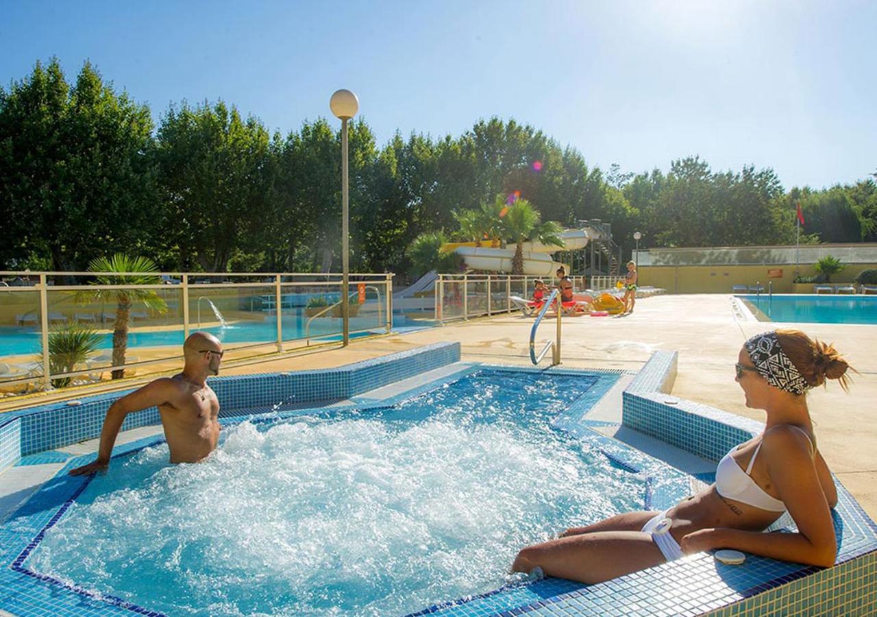 Mobilhome Climatise 3Ch 6P Dans Parc Des 7 Fonts Agde Exterior photo